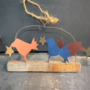 Rustic Metal Bird Trio Wood Base Shelf Sitter hanging Country Farmhouse Decor‎
